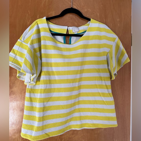 Anthropologie, yellow and white striped flutter sleeve top size large - Picture 7 of 7